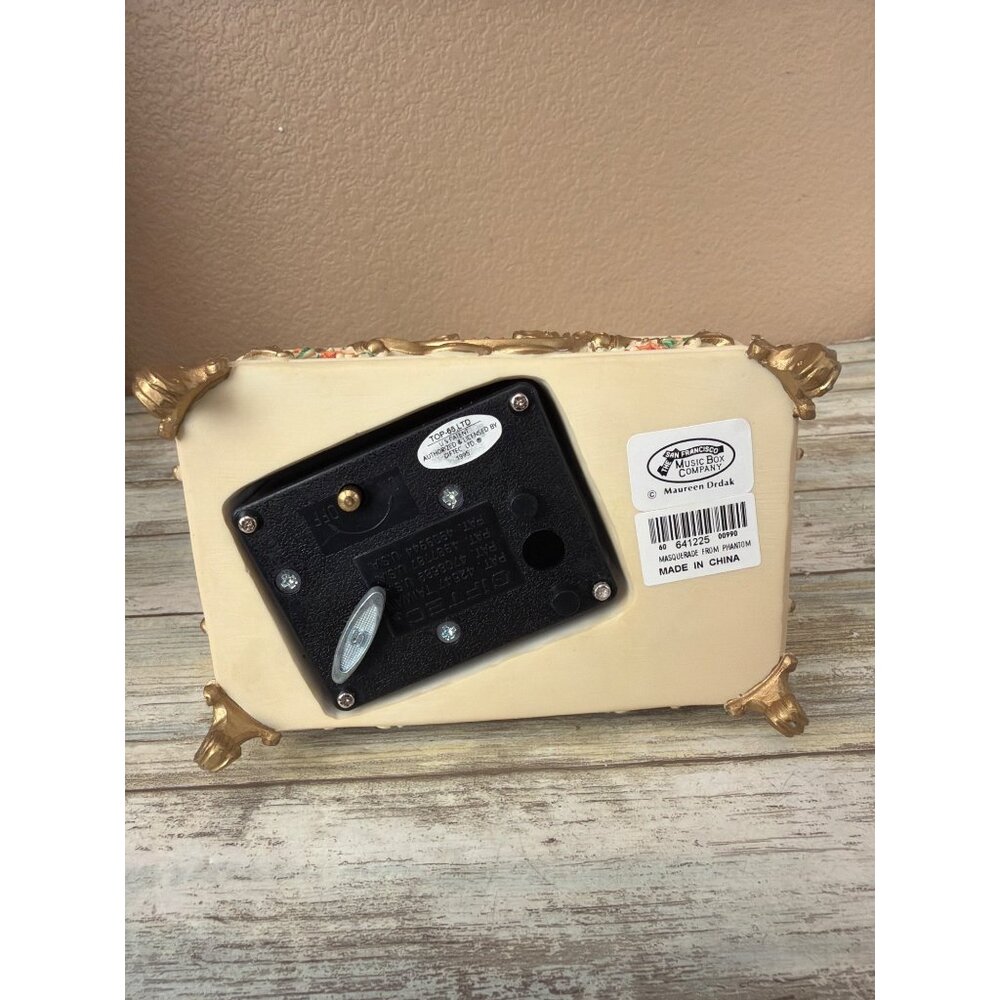 San Francisco Music Box Drdak Sultan’s Dream Carousel Music Box Plays Masquerade - Picture 15 of 16